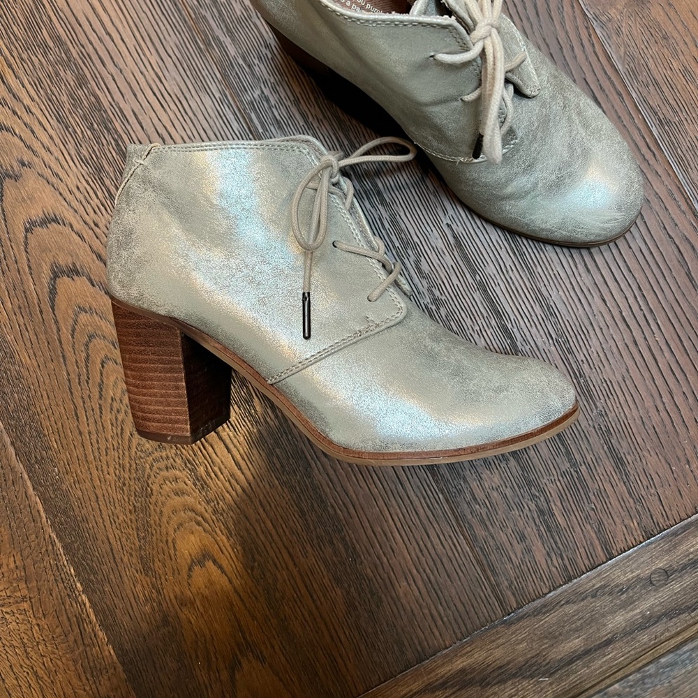 Tom’s Heeled Booties